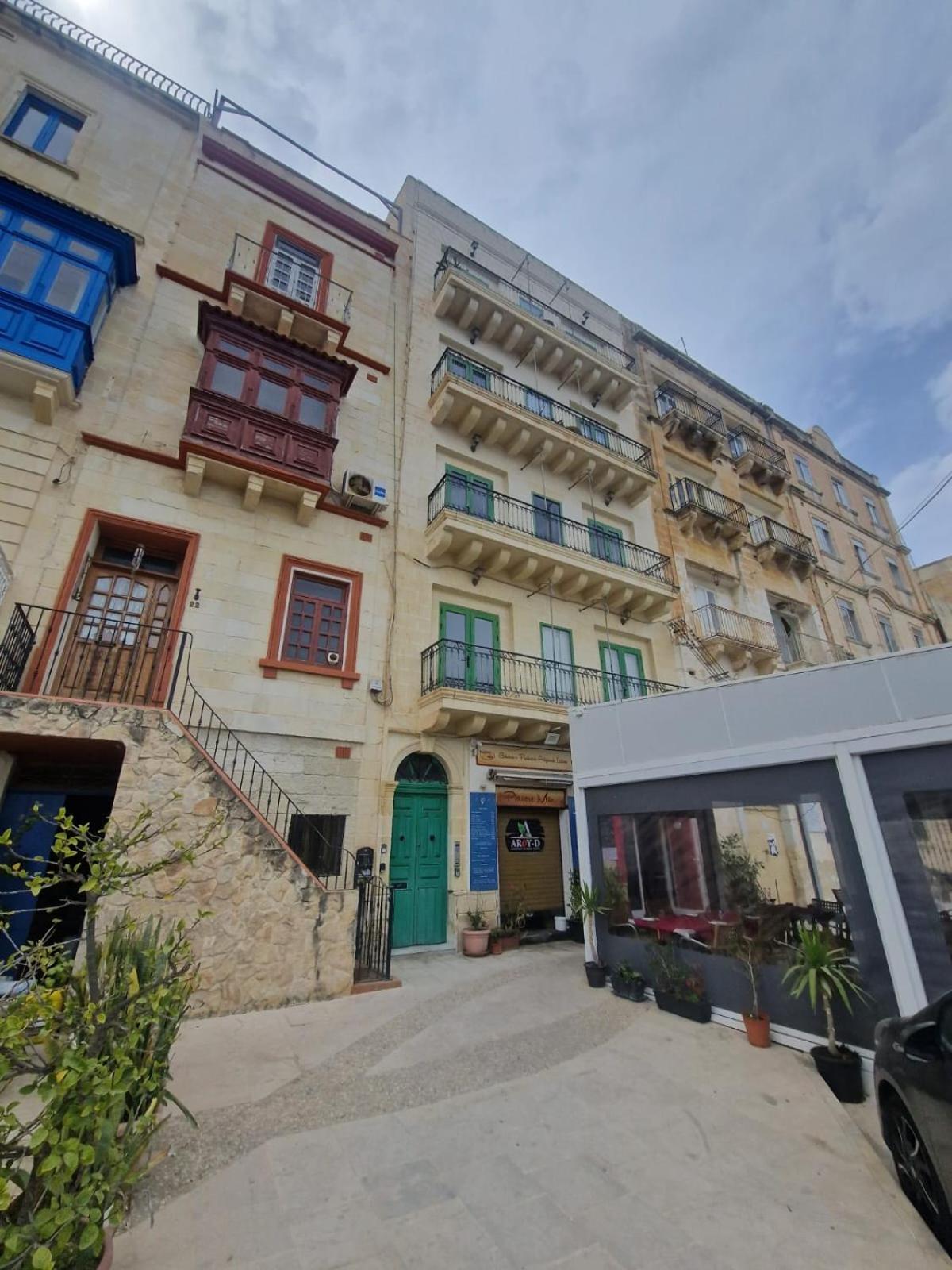 Korzo Suites Senglea Waterfront Экстерьер фото